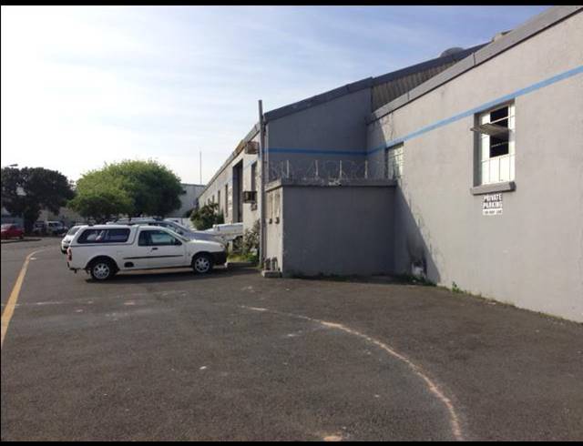 1,000M² FACTORY FOR SALE IN PAROW CENTRAL